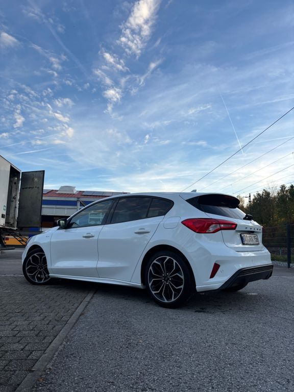 Ford Focus 90.500 km 21.500 € Bad Endorf 83093