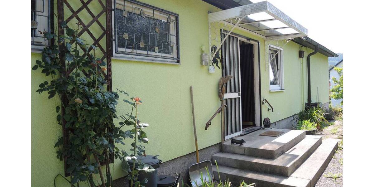 Einfamilienhaus Bad Brückenau - 9 Zimmer, 201 m&sup2;, 295.000&euro; | Angebot:25696671