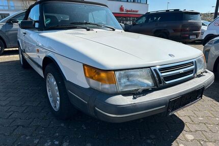 Saab 900