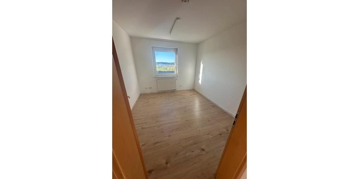 Etagenwohnung Villingen-Schwenningen Schwenningen - 5 Zimmer, 112 m&sup2;, 1.470&euro; | Angebot:26317434