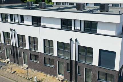 Haus zum Mieten in Jüchen 2.400 € 149.64 m² 5 zimmer