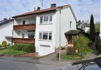 Ein Zuhause mit Herz-Großzügiges Zweifamilienhaus mit Garten