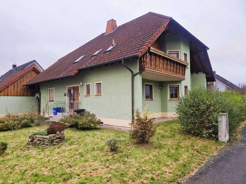 Haus zum Kaufen in Neuenmarkt 339.000 € 196.68 m²