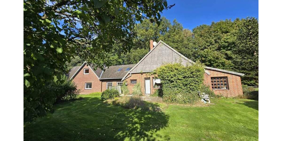 Zweifamilienhaus auf großzügigem Grundstück in idyllischer Lage 1 zimmer