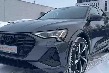 Audi e-tron 47.795 km 40.950 &euro; Hamburg 22047