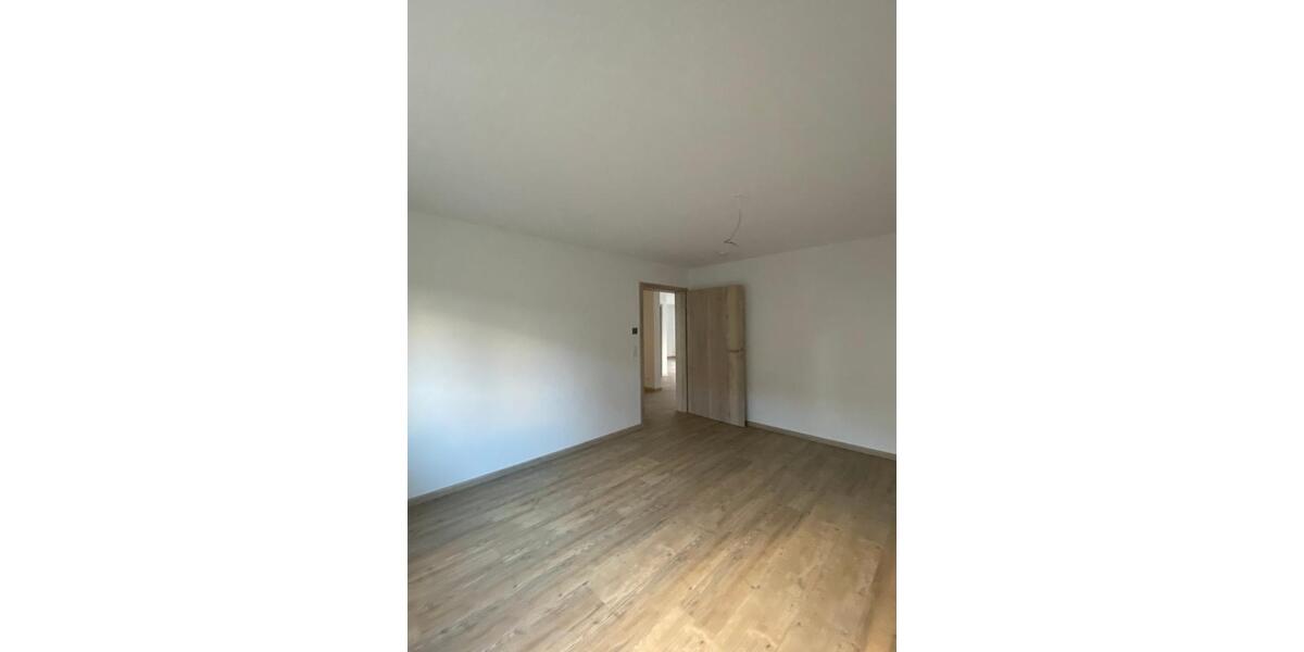 Erdgeschoßwohnung Sulz am Neckar - 3.5 Zimmer, 95 m&sup2;, 930&euro; | Angebot:25402507