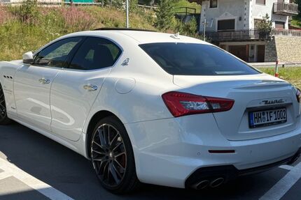 Maserati Ghibli 125.560 km 26.900 &euro; hamburg 22587