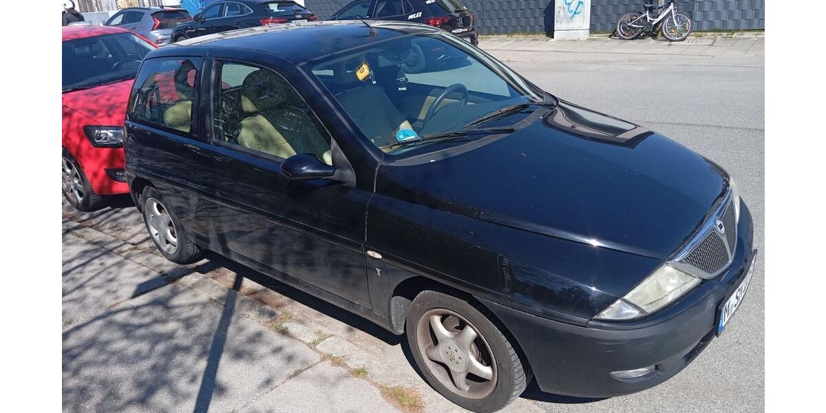 Lancia Ypsilon 135.500 km 800 &euro; München 81475