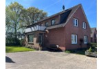 Interessantes Wohnhaus mit 2 Wohnungen, Nebengebäude und Grünland - Einfamilienhaus Stolzenau | Angebot:27142431