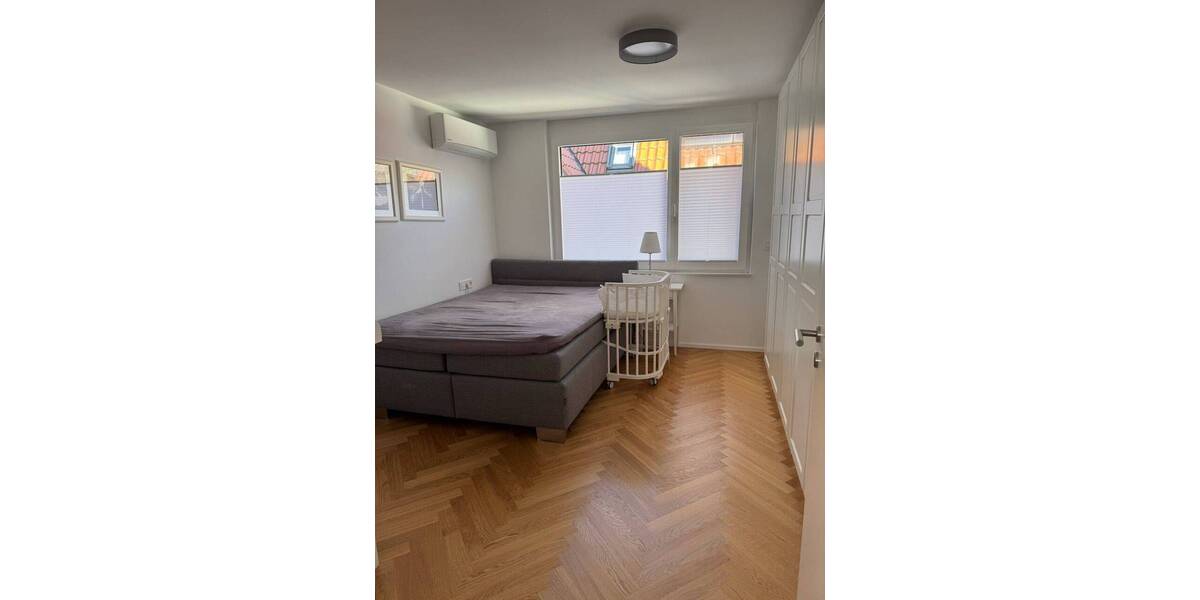 Etagenwohnung Stuttgart Uhlbach - 4 Zimmer, 126 m&sup2;, 2.100&euro; | Angebot:25971337