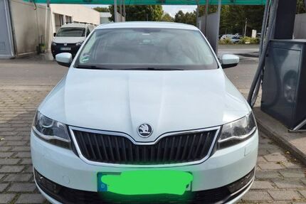 Skoda Rapid 155.400 km 9.000 &euro; Bäk 23909