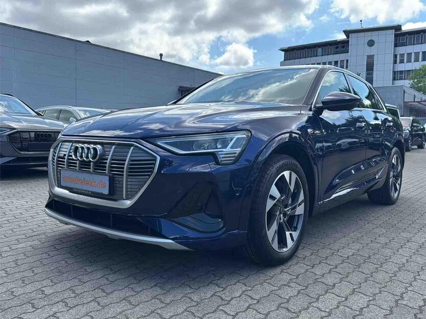 Audi e-tron 76.521 km 30.000 € Hamburg 22047