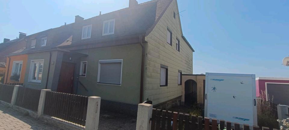 Einfamilienhaus Röslau - 8 Zimmer, 400 m&sup2;, 139.000&euro; | Angebot:26421545