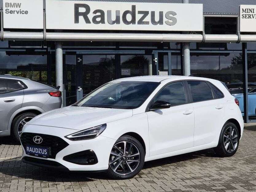 i30