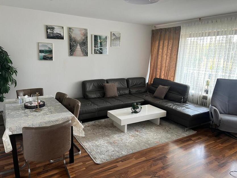 Zentral gelegene 3 Zimmer Wohnung mit Balkon zimmer