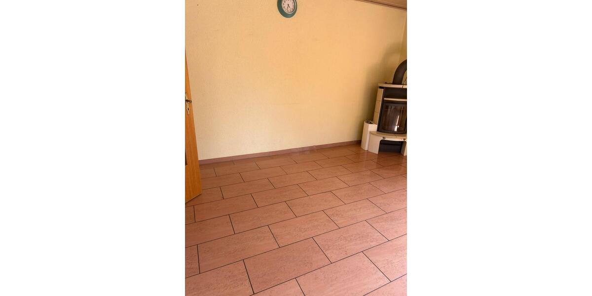 Einfamilienhaus Bergen - 11 Zimmer, 200 m&sup2;, 1.700&euro; | Angebot:26401984