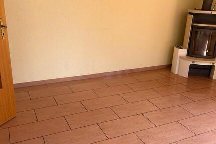 Haus Bergen - 11 Zimmer, 200 m&sup2;, 1.700&euro; | Angebot:26401984