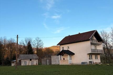 Wohnung Bonndorf im Schwarzwald - 4 Zimmer, 150 m&sup2;, 250&euro; | Angebot:26136009