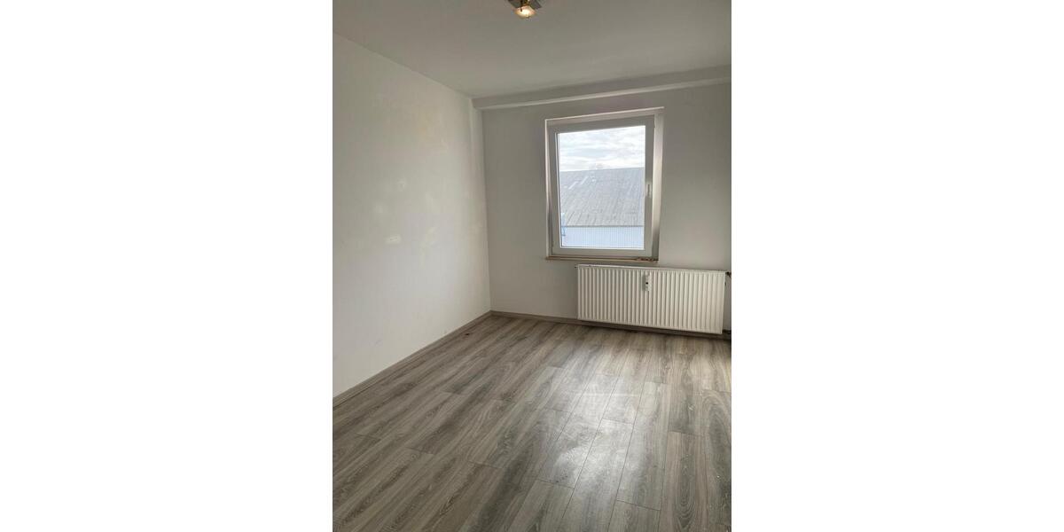 Dachgeschoßwohnung Bochum - 3.5 Zimmer, 70 m&sup2;, 520&euro; | Angebot:24850340