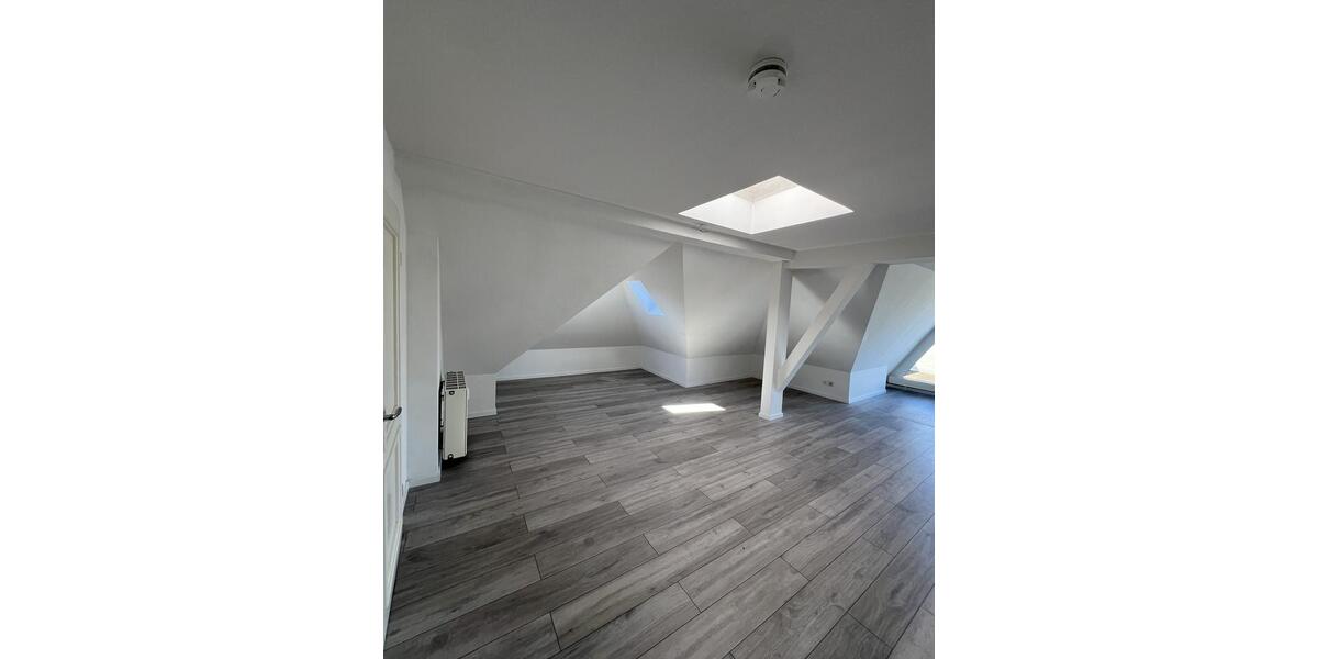 Dachgeschoßwohnung Dresden Leuben - 2 Zimmer, 69 m&sup2;, 550&euro; | Angebot:26266396