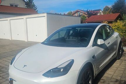 Tesla Model 3 64.500 km 28.900 &euro; München 81539