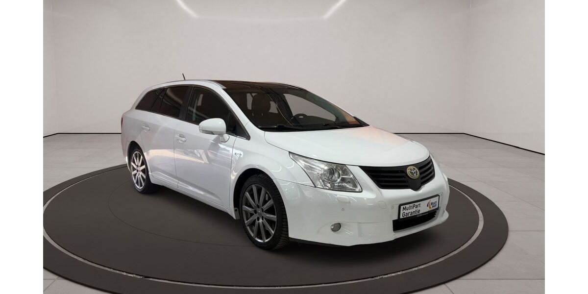 Toyota Avensis 199.000 km 6.790 &euro; Hamburg 22043
