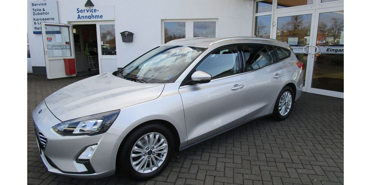 Ford Focus 80.000 km 13.990 &euro; Dessau-Roßlau 06847