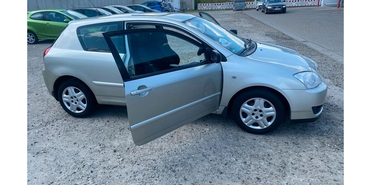 Toyota Corolla 198.000 km 2.350 &euro; Wolfenbüttel 38302
