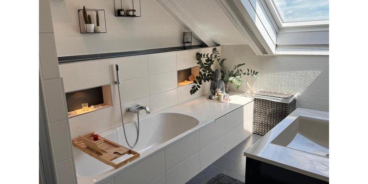 Dachgeschoßwohnung Bayreuth Meyernberg - 2 Zimmer, 106 m&sup2;, 900&euro; | Angebot:26661536