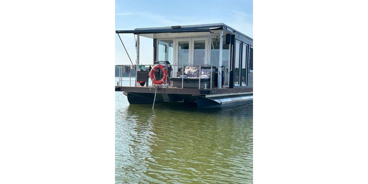 Ein Zuhause, auf dem Wasser oder im Hafen, exklusives Hausboot Neubau 2023 - Ferienhaus Jabel b Waren | Angebot:27142509
