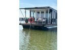 Ein Zuhause, auf dem Wasser oder im Hafen, exklusives Hausboot Neubau 2023 - Ferienhaus Jabel b Waren | Angebot:27142509