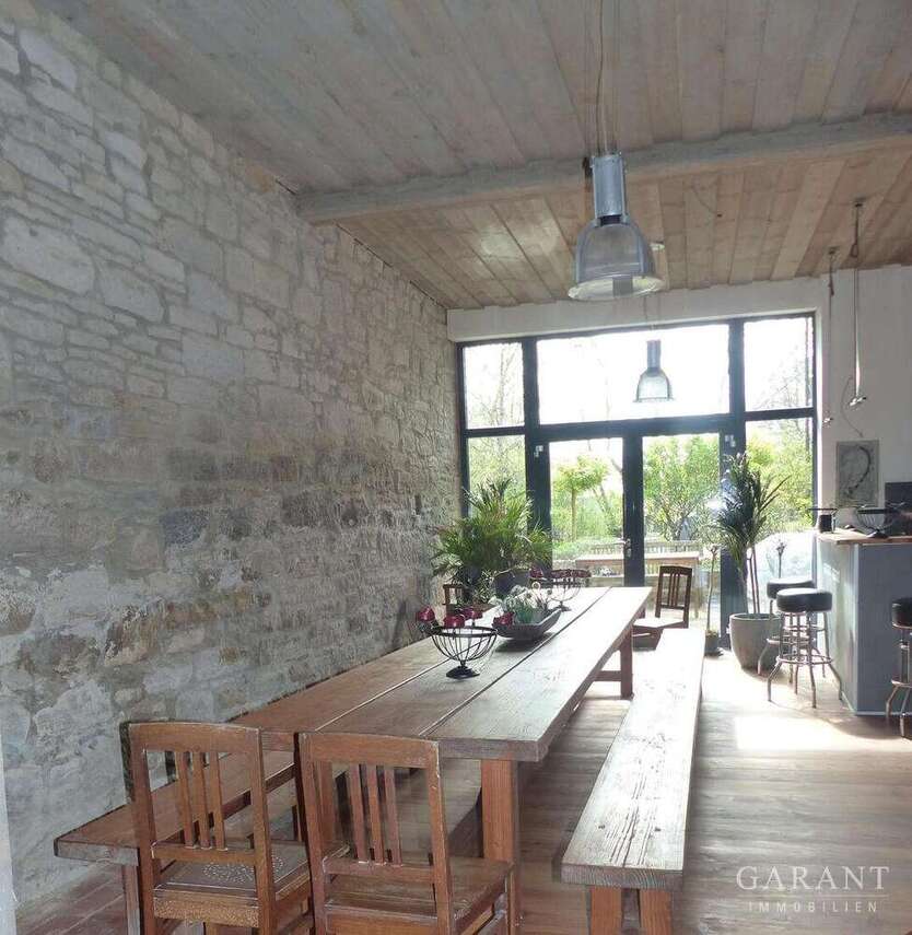 Haus zum Kaufen in Michelau im Steigerwald 750.000 € 330 m²