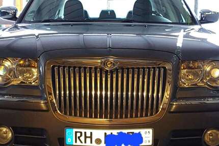 Chrysler 300C 99.000 km 11.500 € Schwanstetten 90596