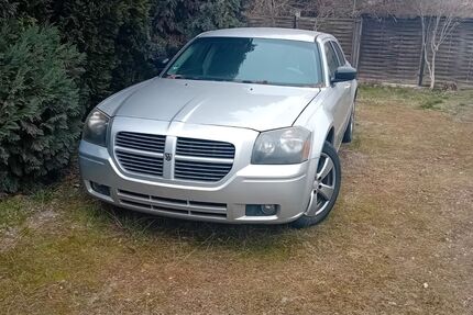 Dodge Magnum 142.018 km 2.000 &euro; Am großen Bruch 39393