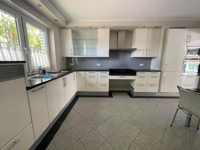 Einfamilienhaus Nettetal - 7 Zimmer, 220 m&sup2;, 630.000&euro; | Angebot:27030899