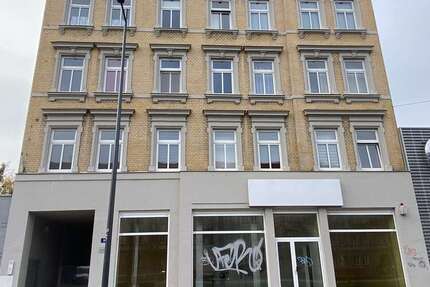 Einzelhandel in Halle 1.225 € 123.5 m²