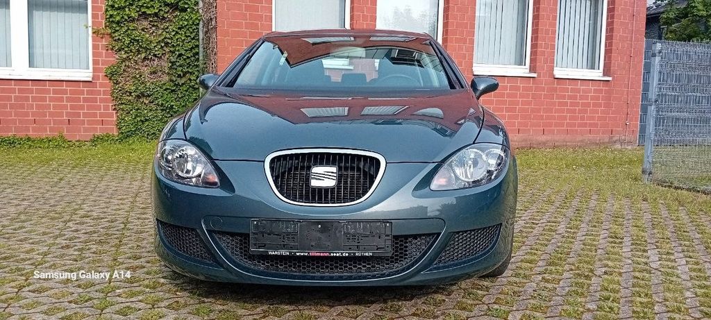 Seat Leon 110.000 km 2.450 &euro; Paderborn 33102