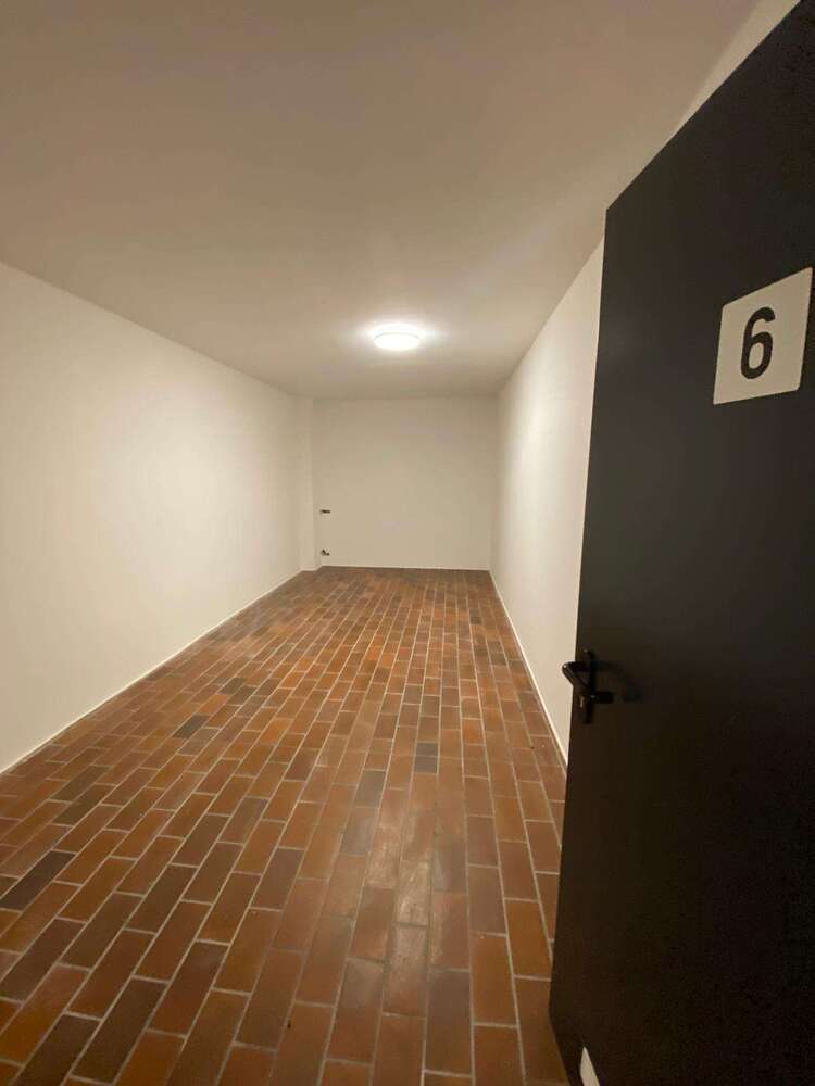 Halle in Neu-Ulm 165 € 15 m²