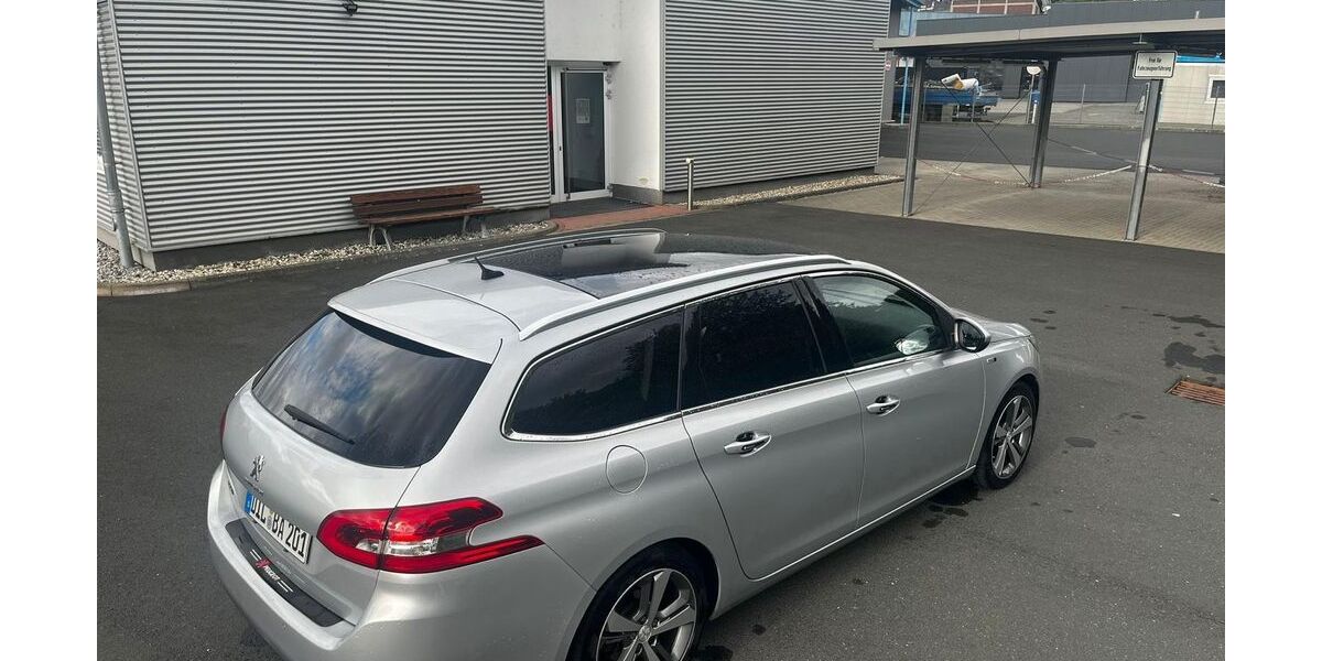 Peugeot 308 152.000 km 5.900 &euro; Dillenburg 35683