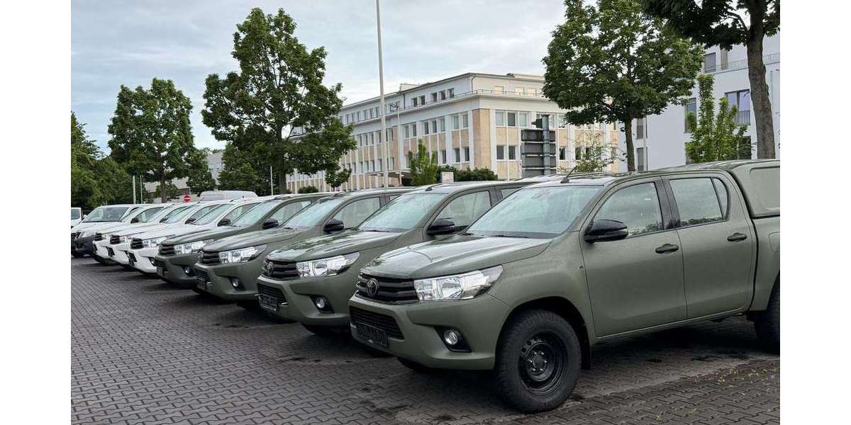Toyota Hilux 76.500 km 37.950 &euro; Bonn 53177