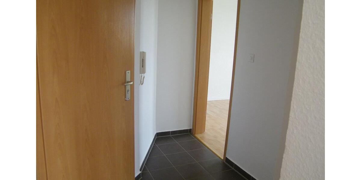 Dachgeschoßwohnung Teuchern - 2 Zimmer, 52 m&sup2;, 260&euro; | Angebot:12003094
