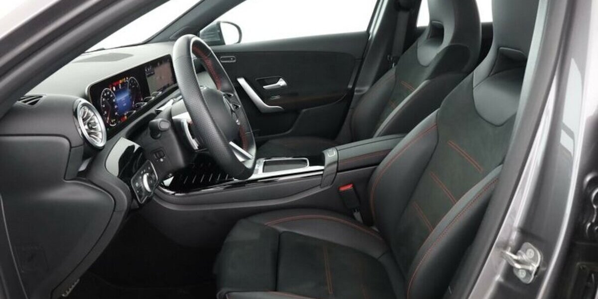 Mercedes-Benz A 200 AMG-Line *Panoramadach*R.-Kamera* 24.432 km 32.800 &euro; Kaiserslautern 67657