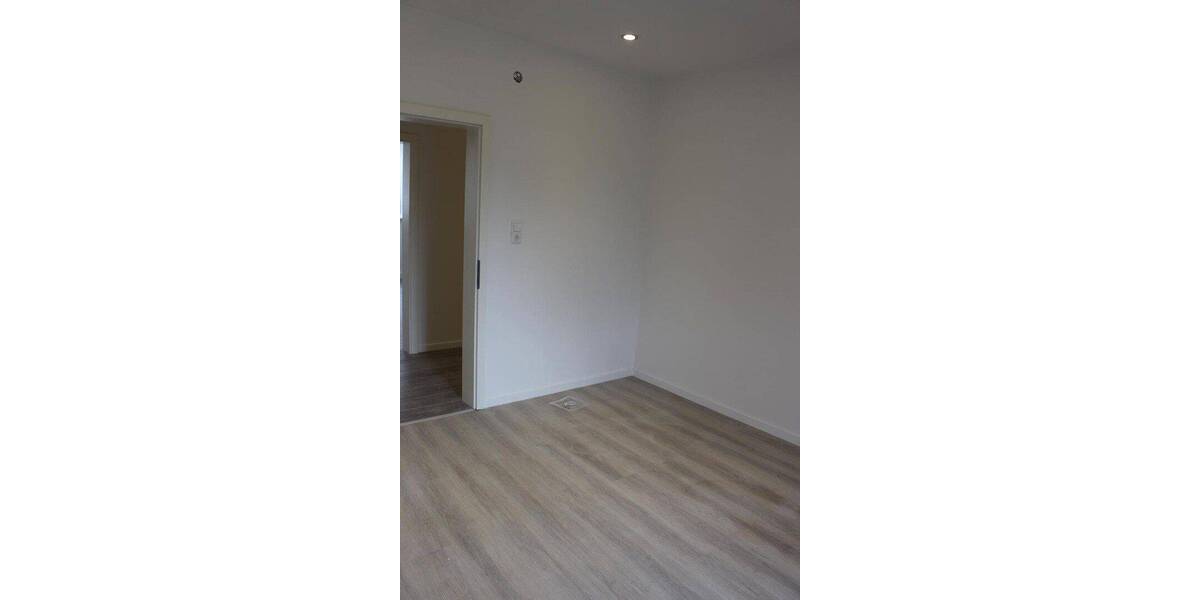 Etagenwohnung Frankenthal - 5 Zimmer, 100 m&sup2;, 1.280&euro; | Angebot:26789349