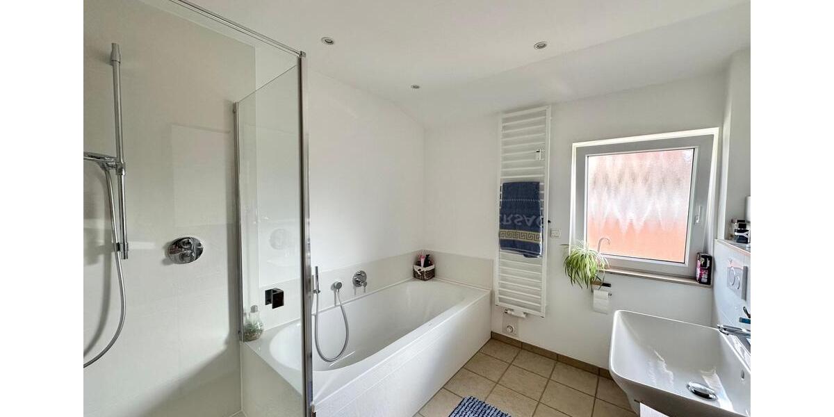 Dachgeschoßwohnung Westerstede - 3 Zimmer, 98 m&sup2;, 960&euro; | Angebot:26599586