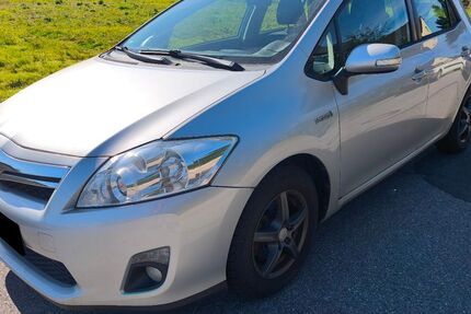 Toyota Auris 122.426 km 8.200 &euro; Wuppertal 42279