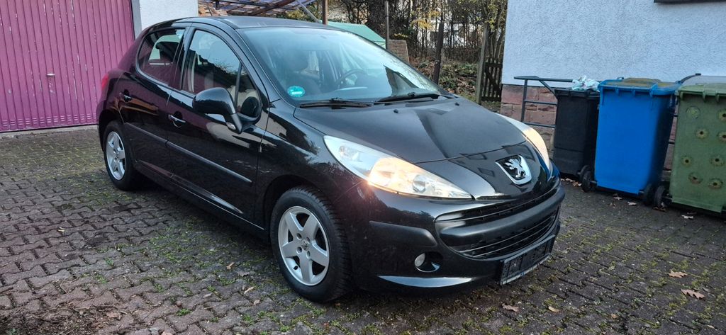 Peugeot 207 173.000 km 2.399 &euro; Stadtallendorf 35260