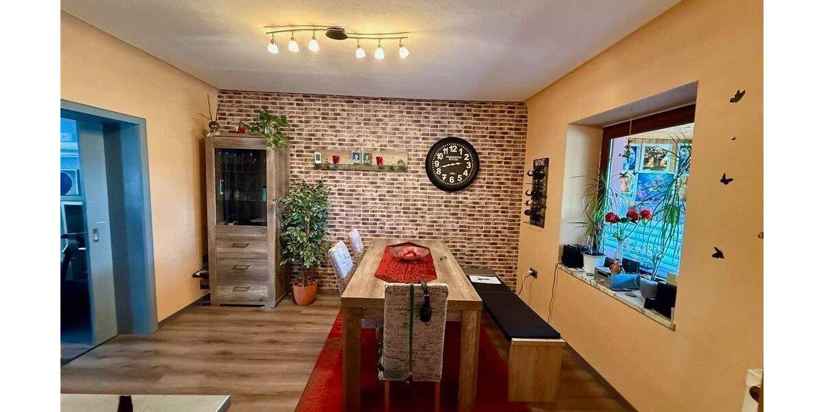 Charmantes Einfamilienhaus mit gepflegtem Obstgarten in 66346 Köllerbach zu verkaufen 6 zimmer