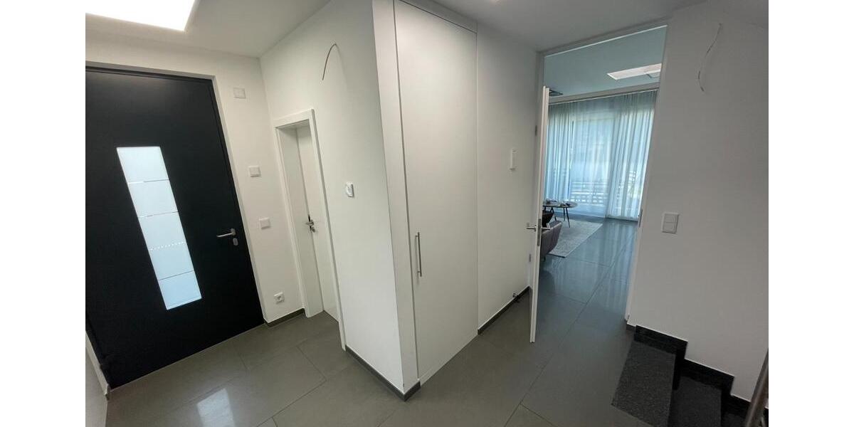 Doppelhaushälfte Hanau Lamboy - 6 Zimmer, 160 m&sup2;, 2.200&euro; | Angebot:25750507