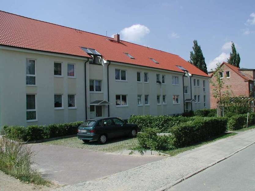 Wohnung zum Mieten in Schwerin 422 € 54.87 m²