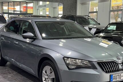 Skoda Superb 163.850 km 15.990 &euro; München 81829